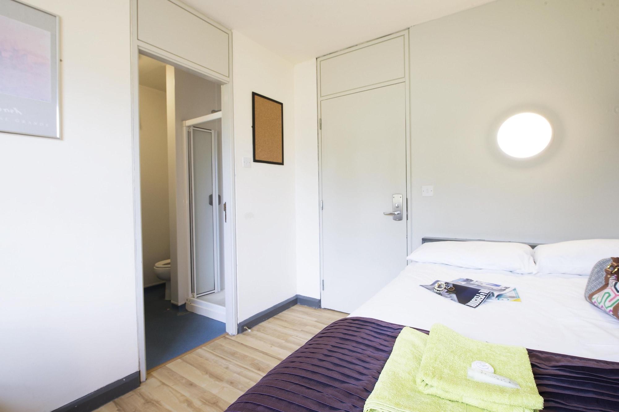 Corrib Village Rooms University Of Galway Eksteriør billede