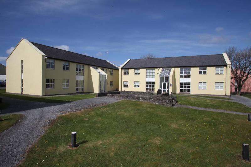 Corrib Village Rooms University Of Galway Eksteriør billede