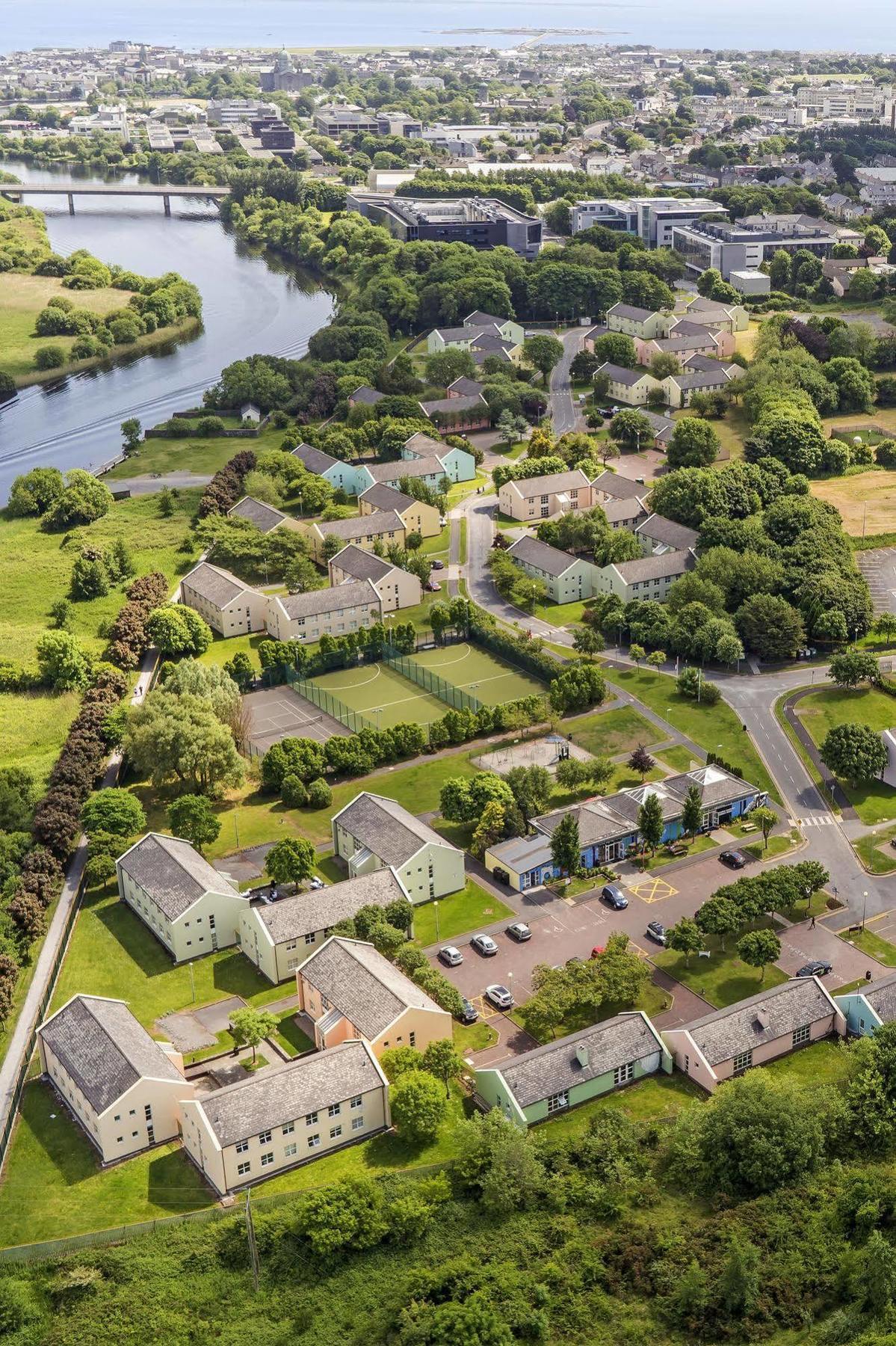 Corrib Village Rooms University Of Galway Eksteriør billede